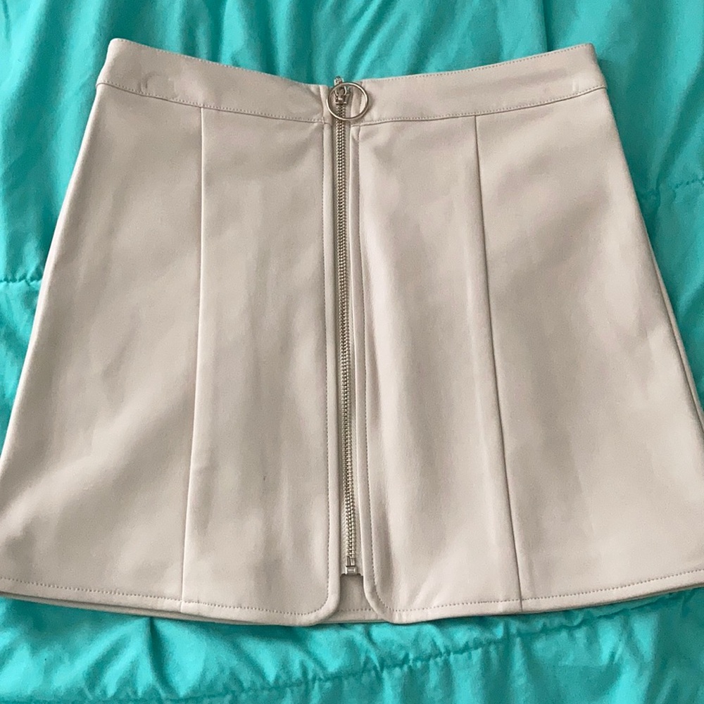 Nude skirt